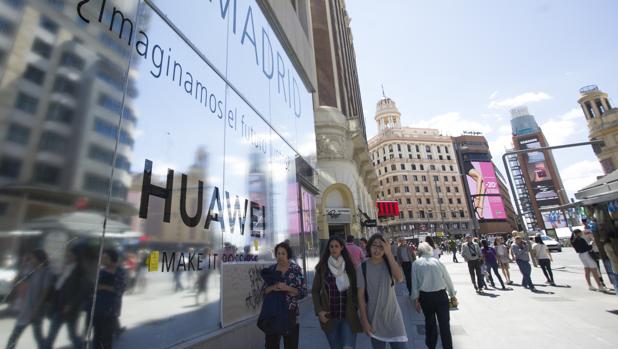 Huawei ha apostado fuerte por España con una tienda propia en el corazón madrileño