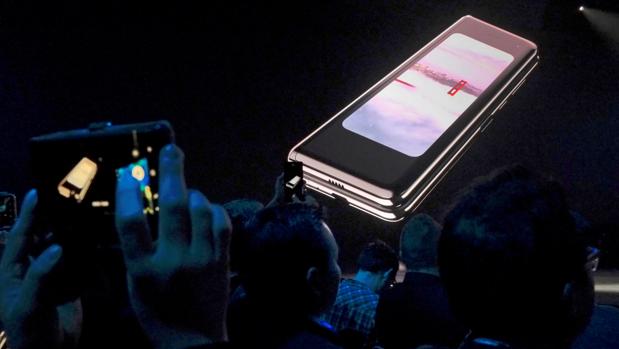 Samsung anuncia por sorpresa el lanzamiento de su smartphone plegable