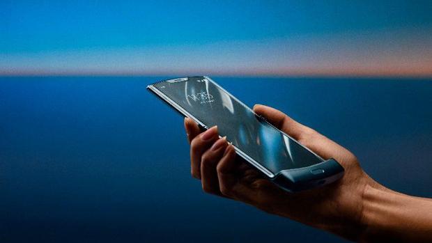 Motorola confirma la llegada a España de su nuevo móvil plegable
