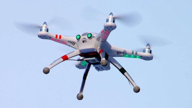 Esto es lo que puedes hacer (y lo que no) con un dron en España