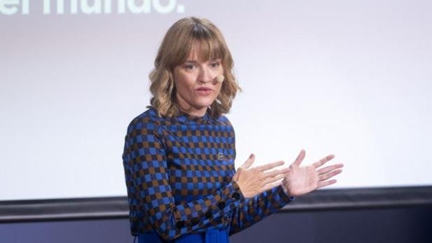 Pilar Alegría: «necesitamos una educación tecnológica que nos permita evitar brechas de género»