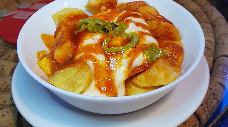 Dónde Probar Las Mejores Patatas Bravas De Madrid Y Barcelona